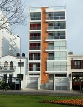 En Av. Residencial, cerca de Parque, dpto 601